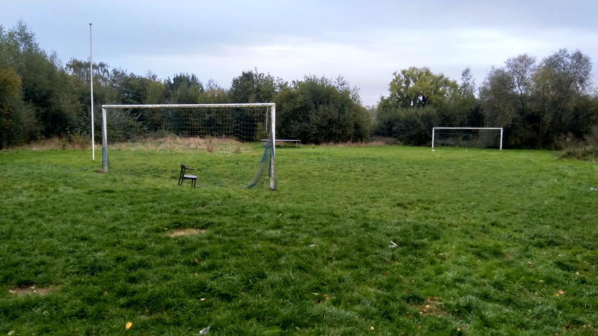 Hoofdlokaal - Grasveld